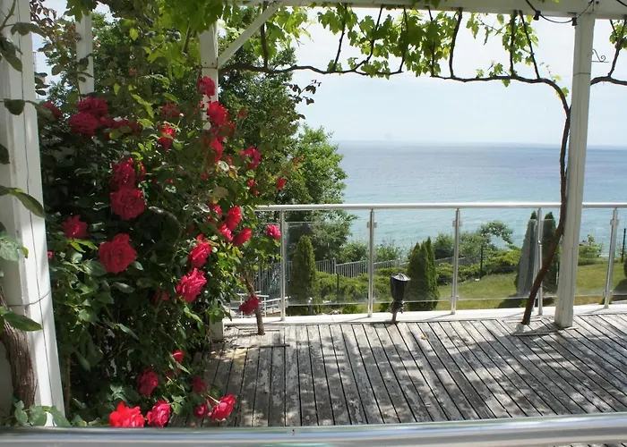 Silver Byala - студио б89 първа линия с морска панорама с два басейна и осигурен паркинг * Bjala